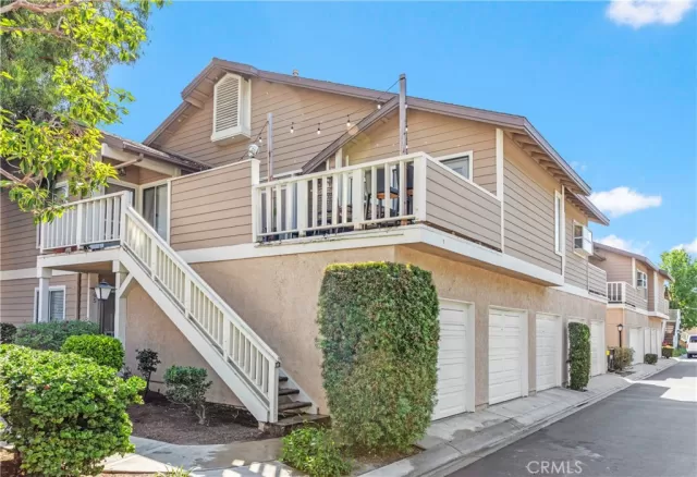 MLS: PW23176138 Condo For Sale