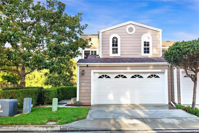 MLS: PW23181890 Condo For Sale