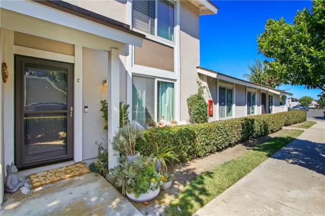 MLS: PW23185094 Condo For Sale