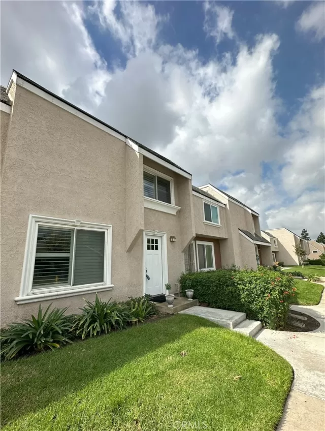 MLS: PW23190271 Condo For Sale