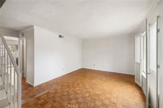 Photo #4: PW23190928 Listing 