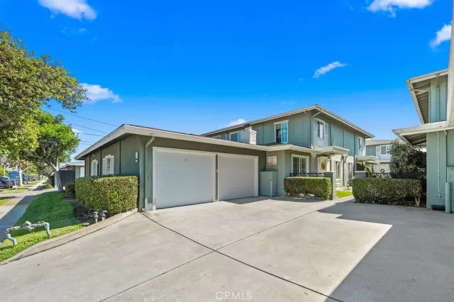 MLS: PW23194279 Condo For Sale