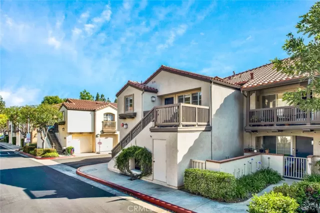 MLS: PW23194372 Condo For Sale