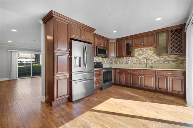 MLS: PW23205894 Condo For Sale