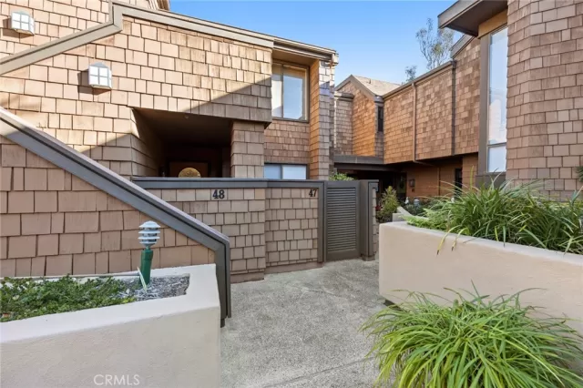 MLS: PW23205898 Condo For Sale