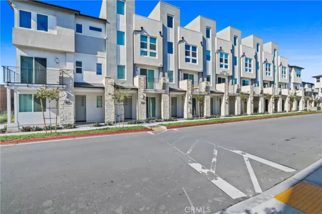 MLS: PW23209366 Condo For Sale