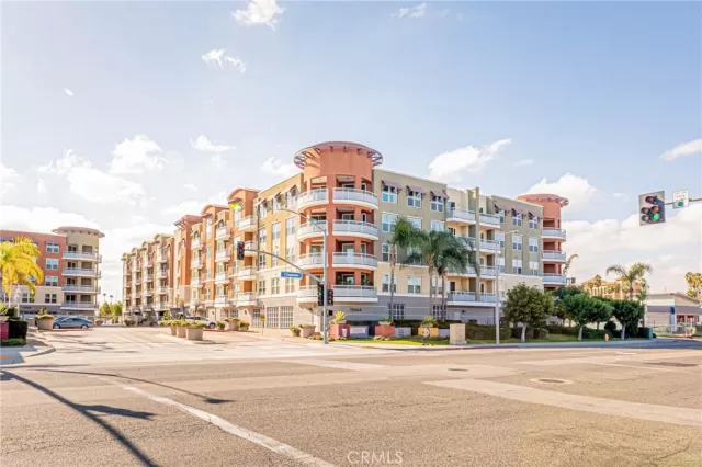 MLS: PW23210021 Condo For Sale