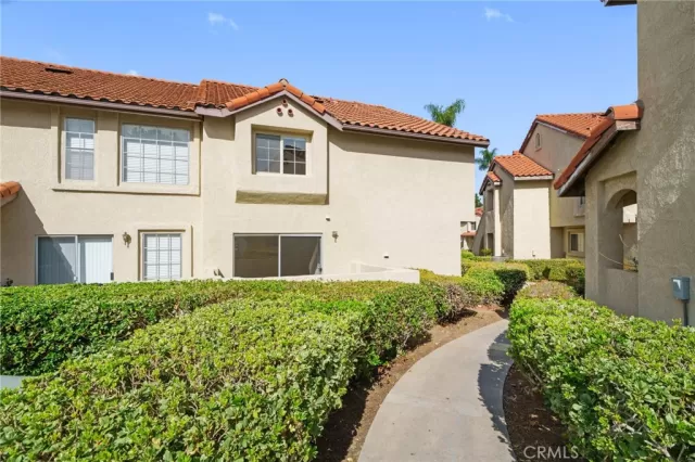 MLS: PW23211254 Condo For Sale