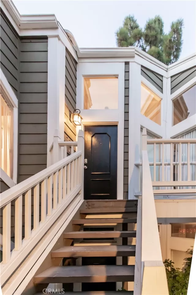 MLS: PW23217512 Condo For Sale