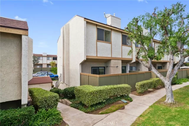 MLS: PW23218791 Condo For Sale