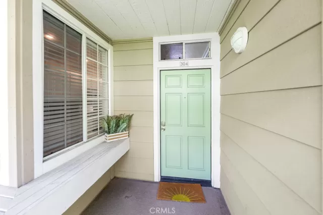 MLS: PW23220929 Condo For Sale