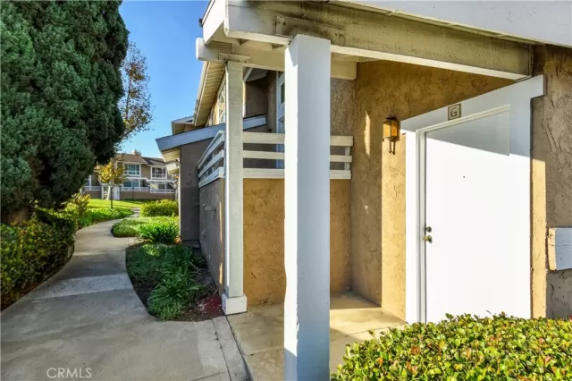 MLS: PW23222284 Condo For Sale