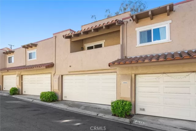 MLS: PW23224344 Condo For Sale