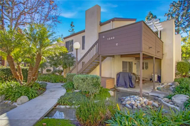 MLS: PW23231053 Condo For Sale