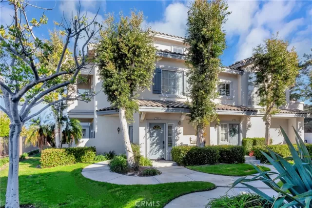 MLS: PW24002500 Condo For Sale