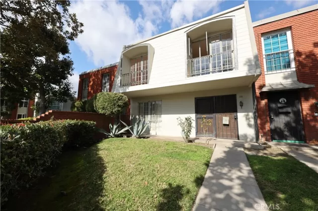 MLS: PW24014313 Condo For Sale