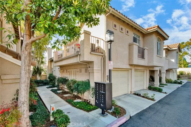 MLS: PW24033355 Condo For Sale