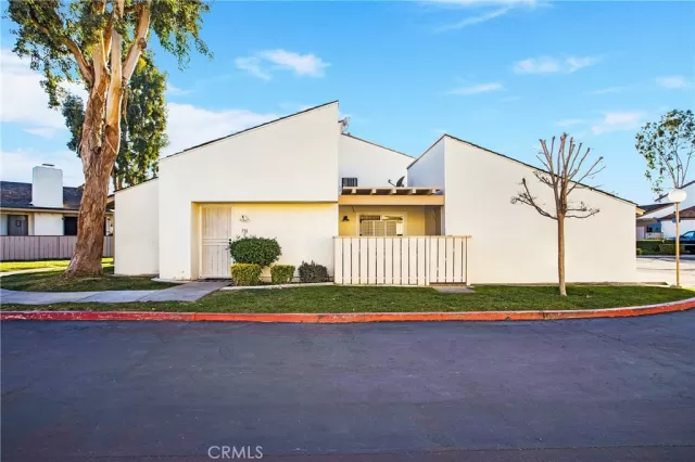 MLS: PW24034472 Condo For Sale