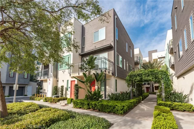 MLS: PW24038425 Condo For Sale