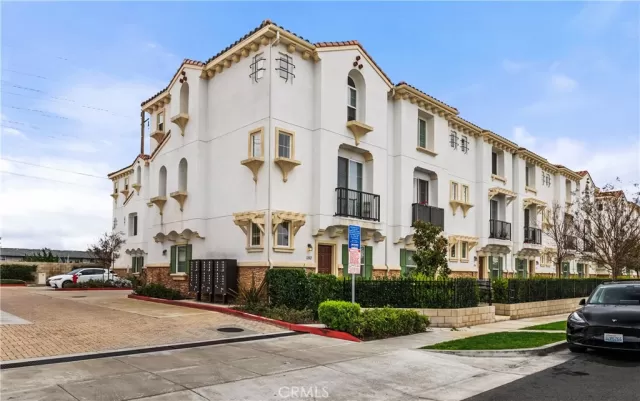 MLS: PW24041243 Condo For Sale