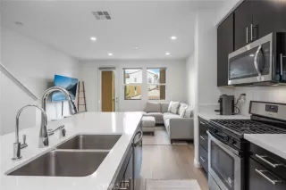 Photo #5: PW24042712 Listing 