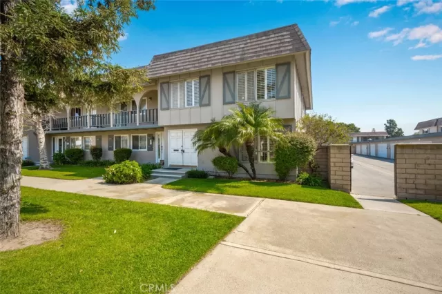 MLS: PW24045176 Condo For Sale