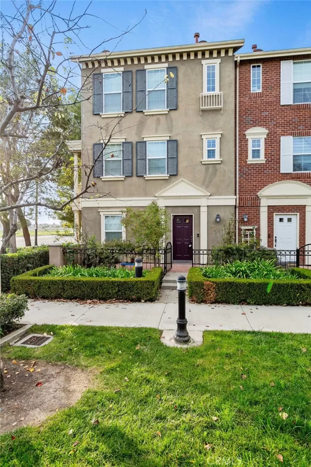 MLS: PW24046587 Condo For Sale