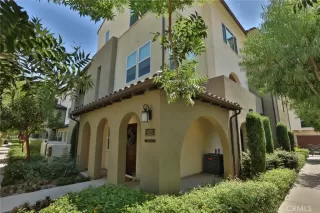 More Details about MLS # PW24051211 : 923 E WEAVER LANE