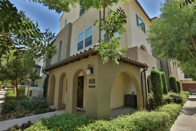 MLS: PW24051211 Condo For Sale