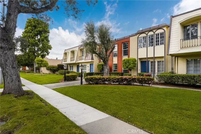 MLS: PW24067850 Condo For Sale