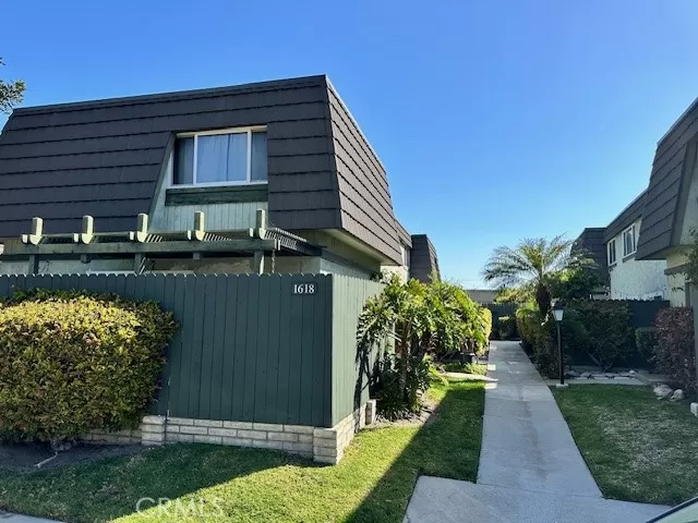 MLS: PW24069347 Condo For Sale