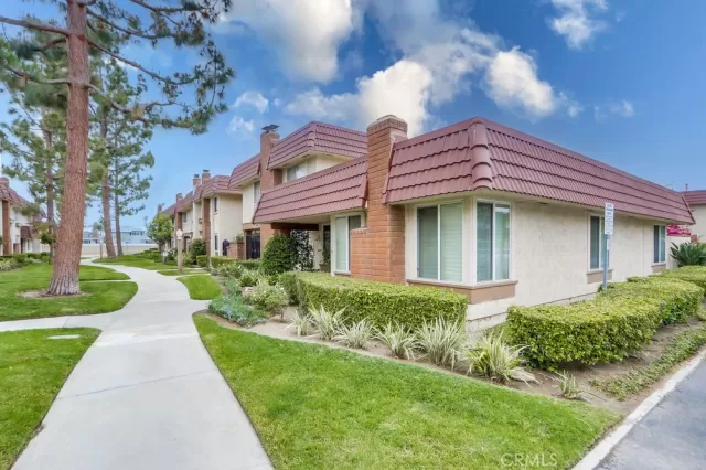 MLS: PW24085277 Condo For Sale