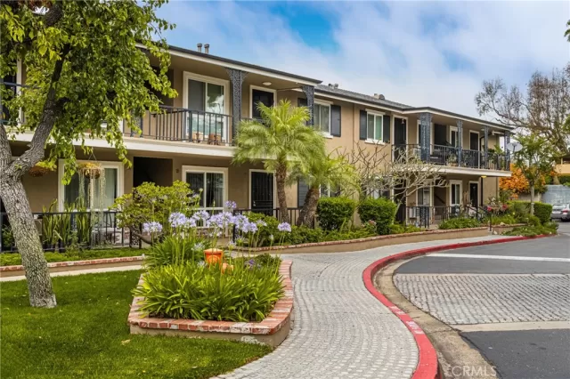 MLS: PW24107926 Condo For Sale