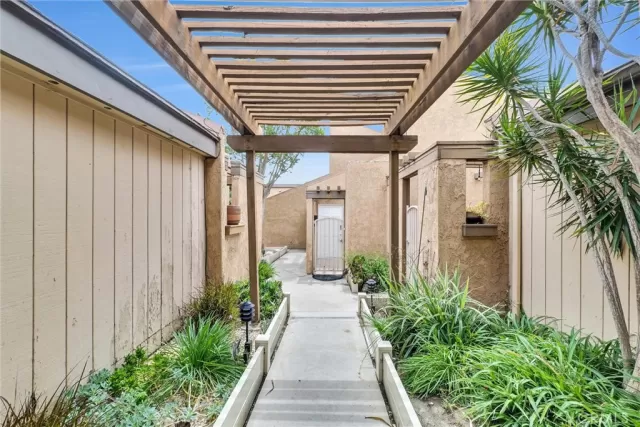 MLS: PW24109744 Condo For Sale