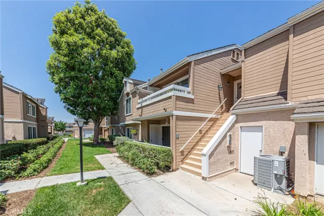 MLS: PW24120833 Condo For Sale