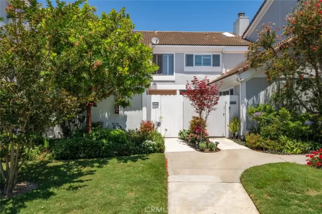 MLS: PW24125823 Condo For Sale