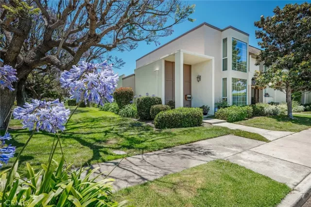 MLS: PW24129154 Condo For Sale