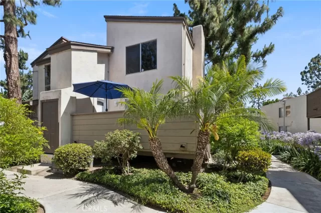 MLS: PW24133698 Condo For Sale