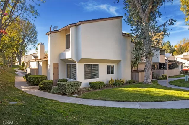 MLS: PW24140419 Condo For Sale