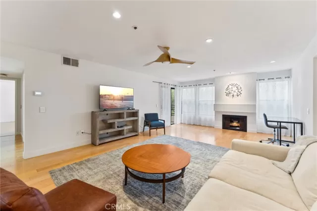 MLS: PW24149114 Condo For Sale