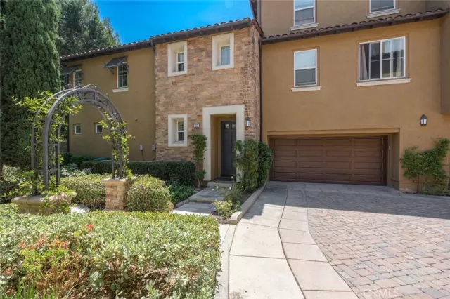 MLS: PW24164167 Condo For Sale