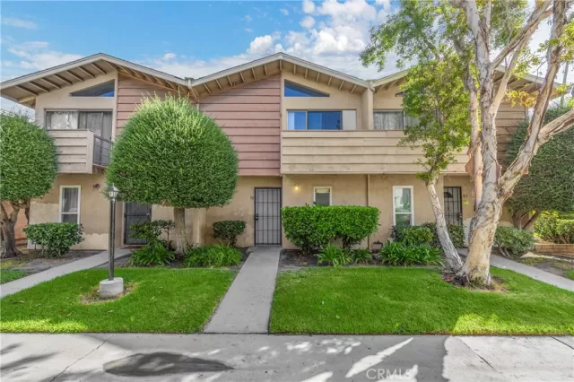 MLS: PW24168337 Condo For Sale