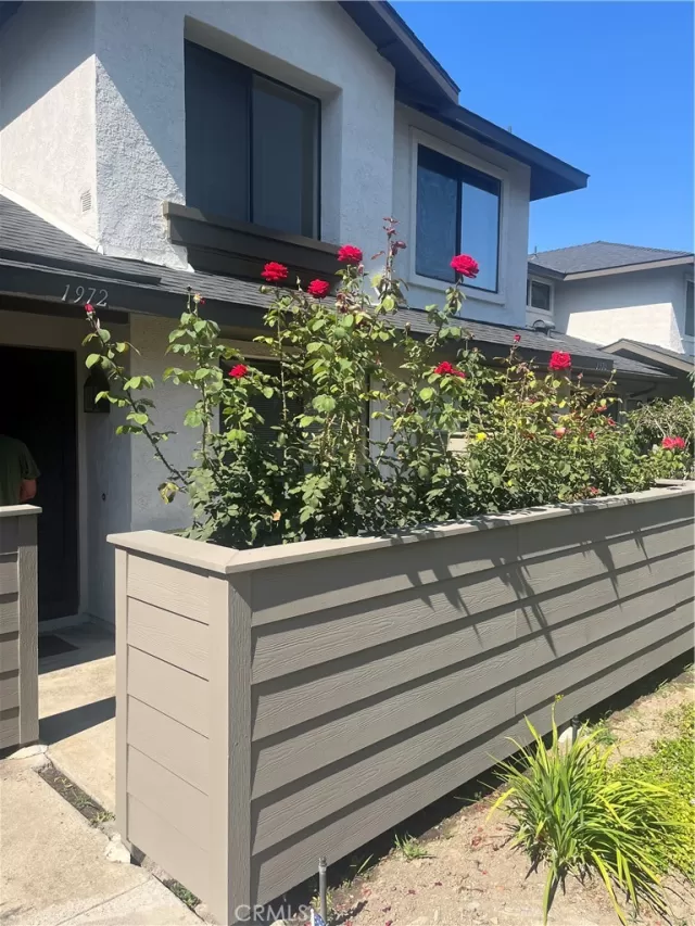 MLS: PW24174744 Condo For Sale