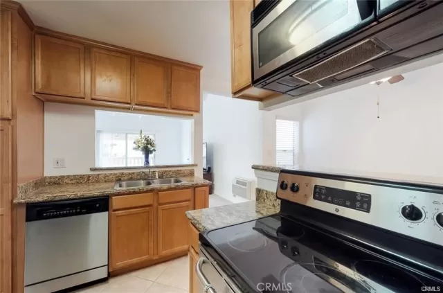 MLS: PW24181940 Condo For Sale