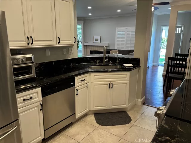 MLS: PW24214350 Condo For Sale