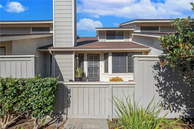 MLS: PW24231381 Condo For Sale