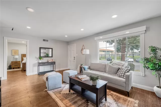 MLS: PW24253581 Condo For Sale