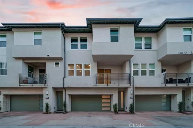 MLS: PW25000302 Condo For Sale