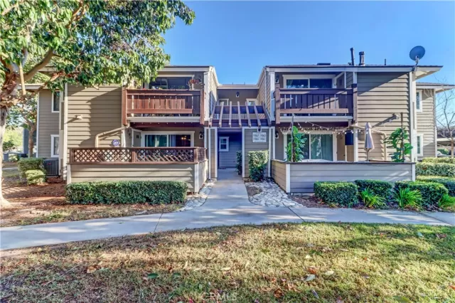 MLS: PW25002849 Condo For Sale