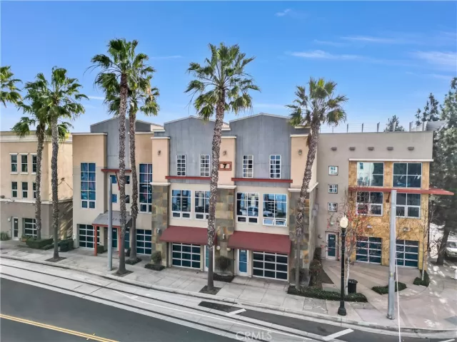 MLS: PW25003302 Condo For Sale